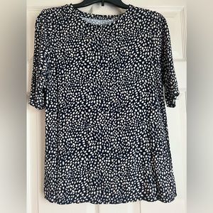 Nine West soft spun size medium navy blue patterned short sleeve